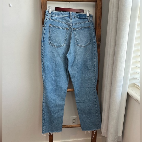 Abercrombie Curve Love Ultra High Rise 90s Straight Jean - Picture 6 of 9